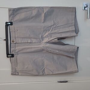Ralph Lauren GRAY Flat Front Shorts -- 44 WAIST